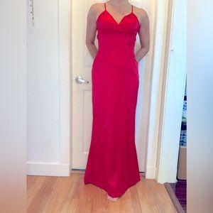 Red Ric Yuen Gown